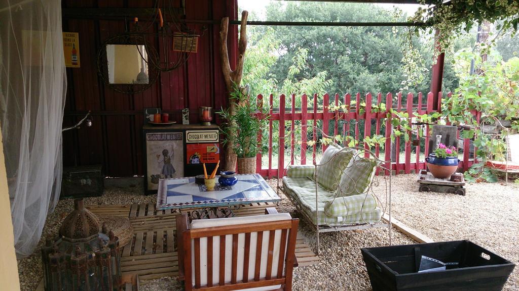 Le Mas Du Ruisseau Bellegarde  Phòng bức ảnh